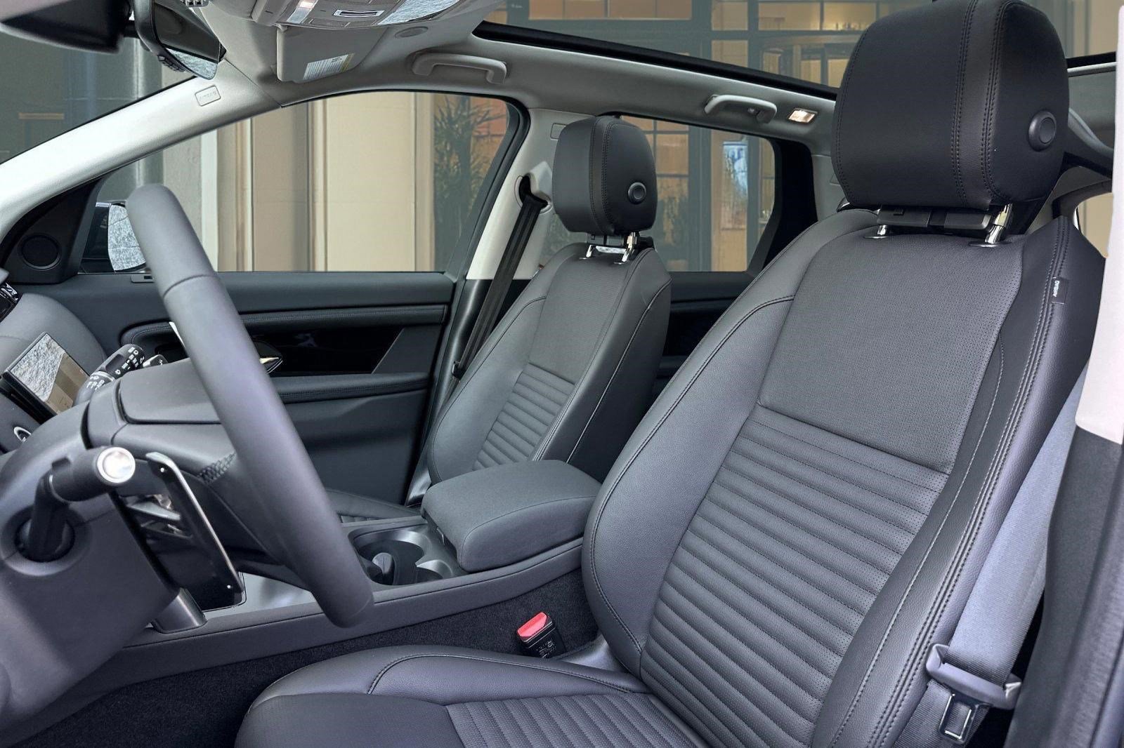 New 2025 Land Rover Discovery Sport S image 18