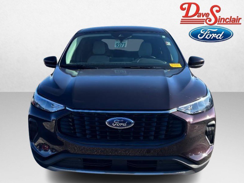 Used 2023 Ford Escape Active w/ Tech Pack #2 AWD/4WD image 2