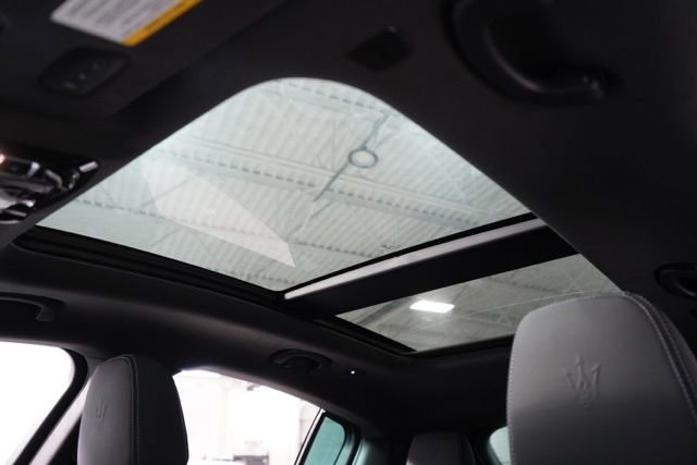 New 2025 Maserati Grecale Modena image 17