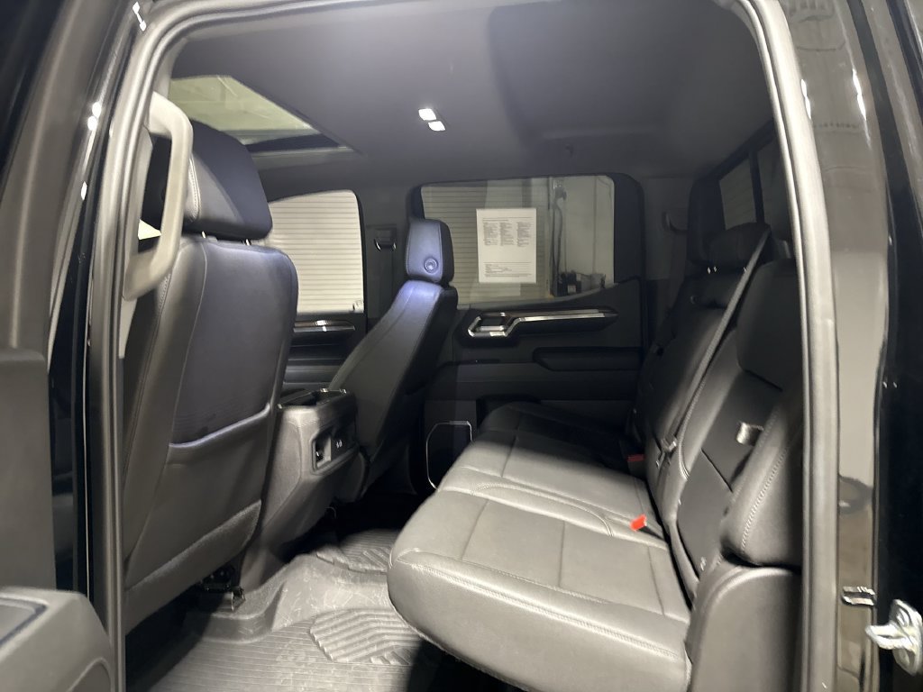 Used 2024 Chevrolet Silverado 1500 LT Trail Boss w/ Convenience Package II AWD/4WD image 24