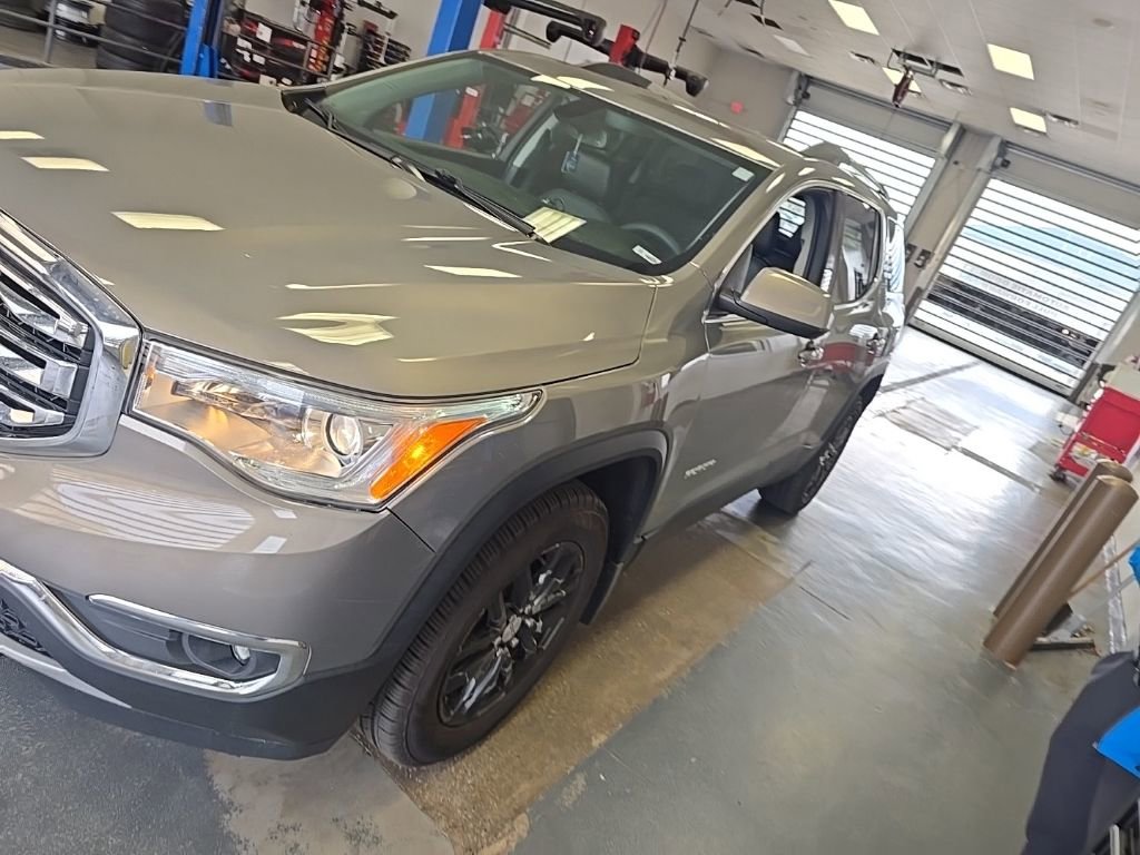 Used 2019 GMC Acadia SLT image 2