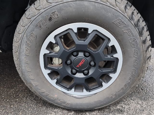 Used 2024 Toyota Tacoma TRD Off-Road w/ TRD Off Road Upgrade Package AWD/4WD image 9
