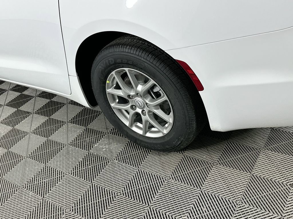 New 2026 Chrysler Voyager LX FWD image 38