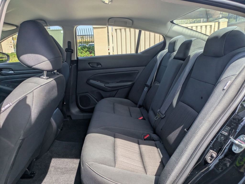 Used 2025 Nissan Altima 2.5 SV FWD image 27