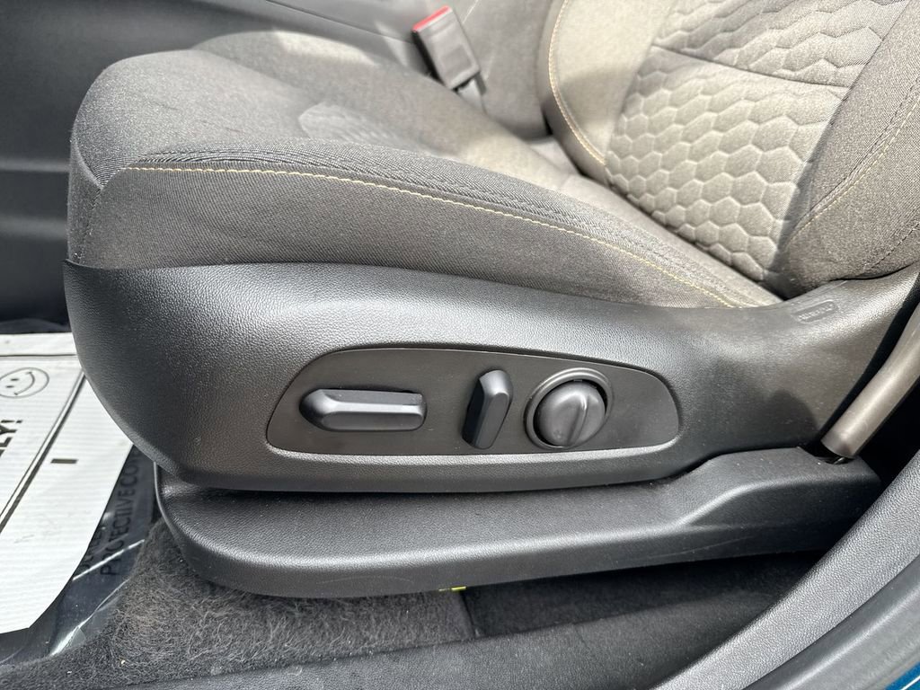 Used 2020 Chevrolet Equinox LT image 12