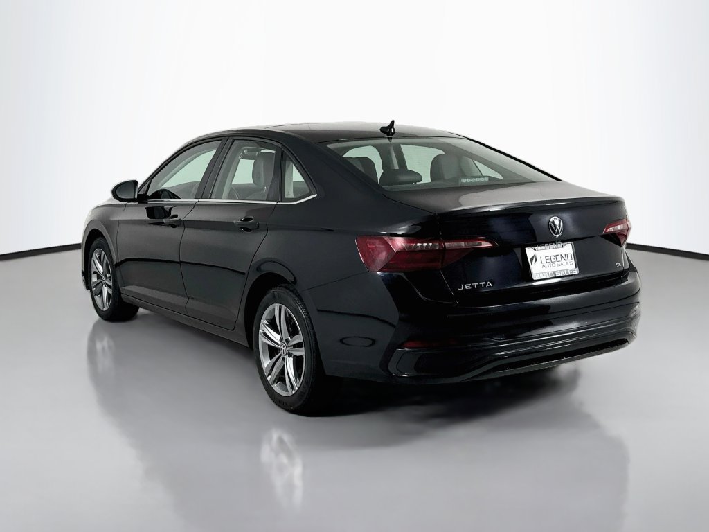 Used 2024 Volkswagen Jetta SE FWD image 8