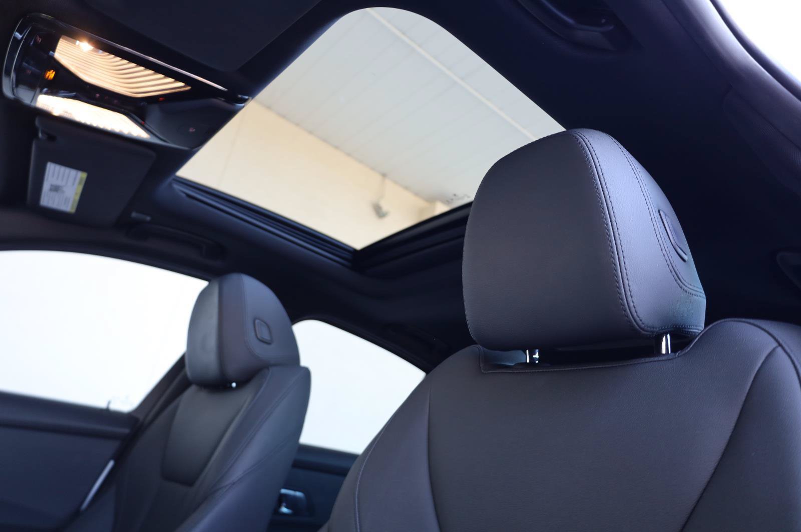 Used 2019 BMW 330i Sedan w/ Driving Assistance Package RWD image 20