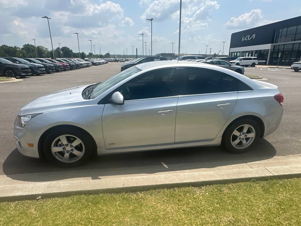Used 2015 Chevrolet Cruze LT FWD image 2