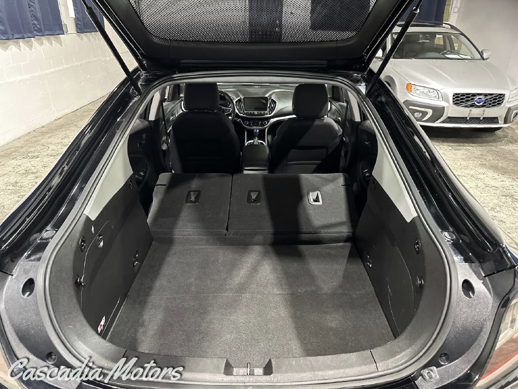 Used 2017 Chevrolet Volt LT w/ Comfort Package FWD image 11