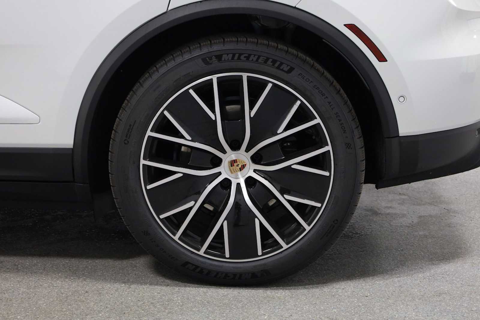 New 2026 Porsche Macan 4 Electric AWD/4WD image 38
