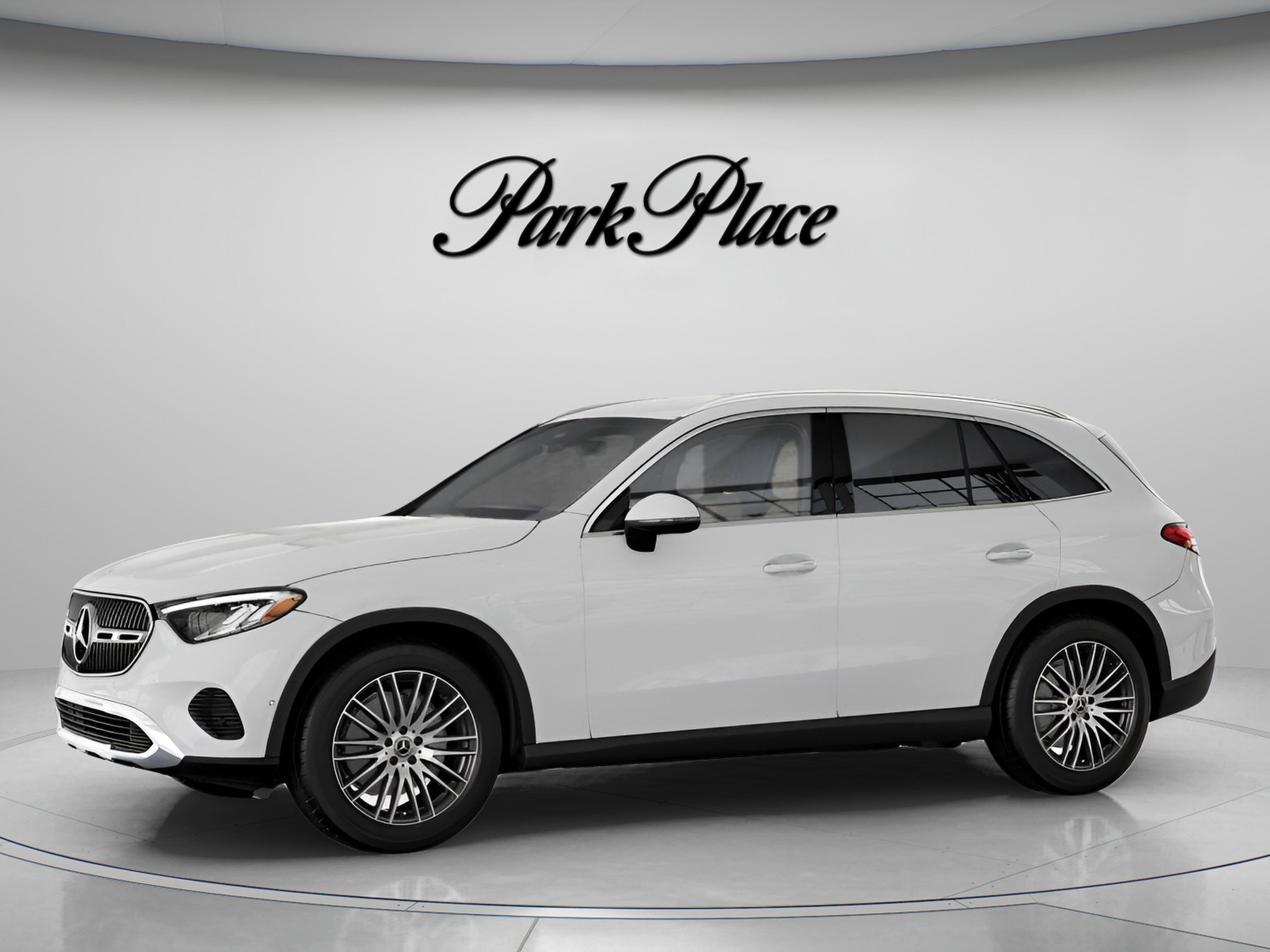 Used 2026 Mercedes-Benz GLC 300 image 3