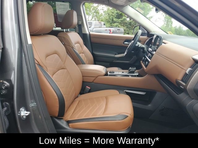 Certified 2025 Nissan Pathfinder Platinum w/ Cargo Package AWD/4WD image 11