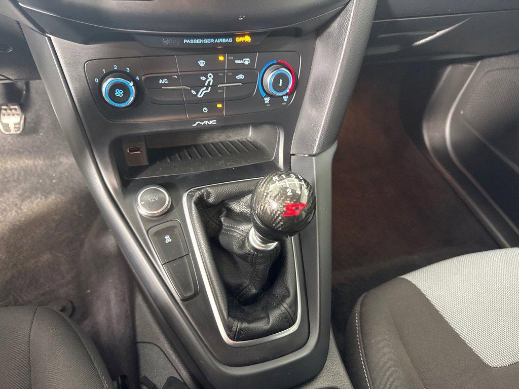 Used 2017 Ford Focus ST image 18