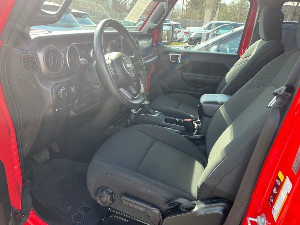 Used 2023 Jeep Wrangler Unlimited w/ Cold Weather Group image 12