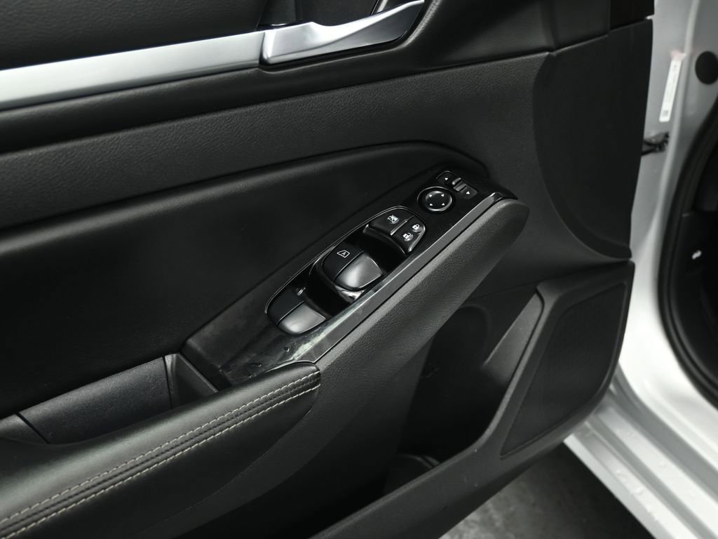 Used 2023 Nissan Altima 2.5 SV image 10