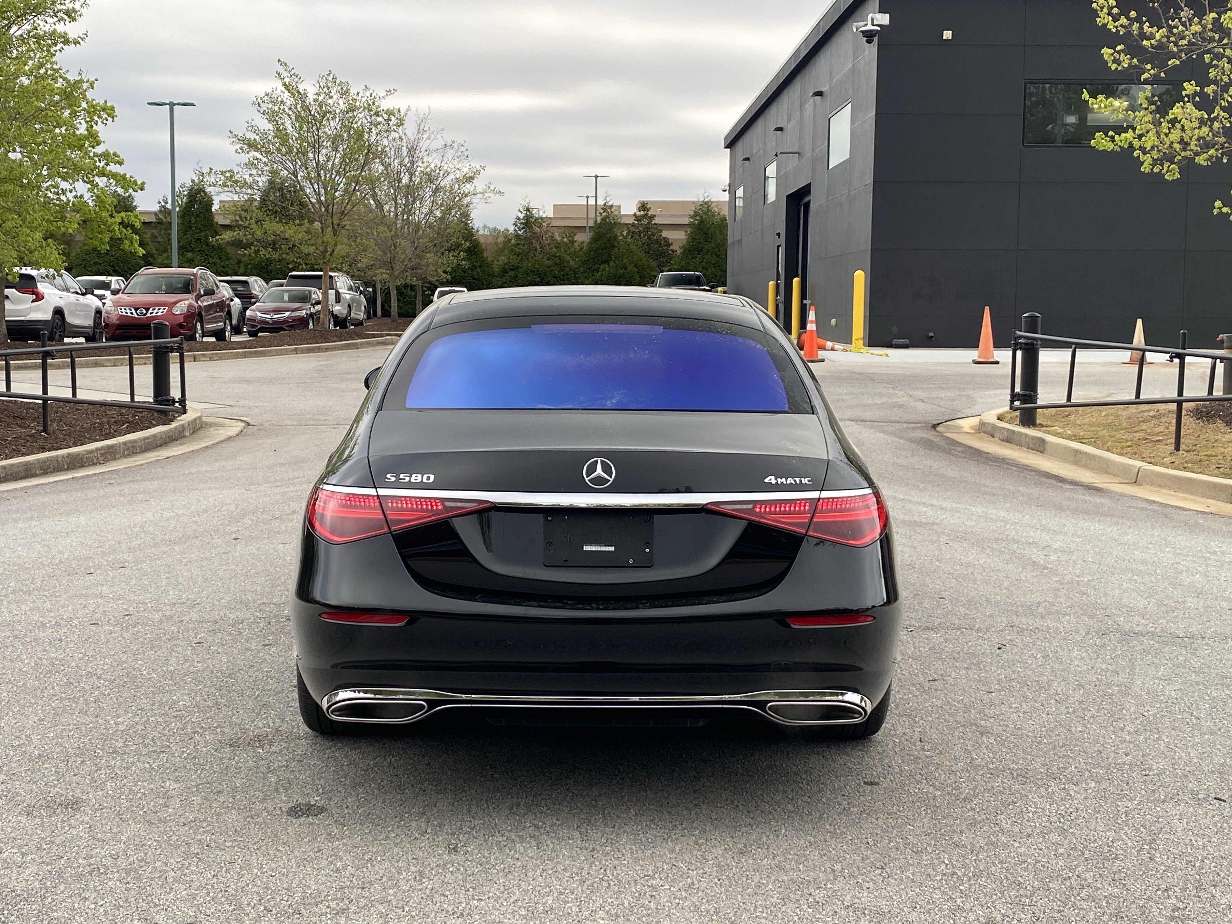 Used 2023 Mercedes-Benz S 580 4MATIC Sedan w/ 3D Technology Package image 16