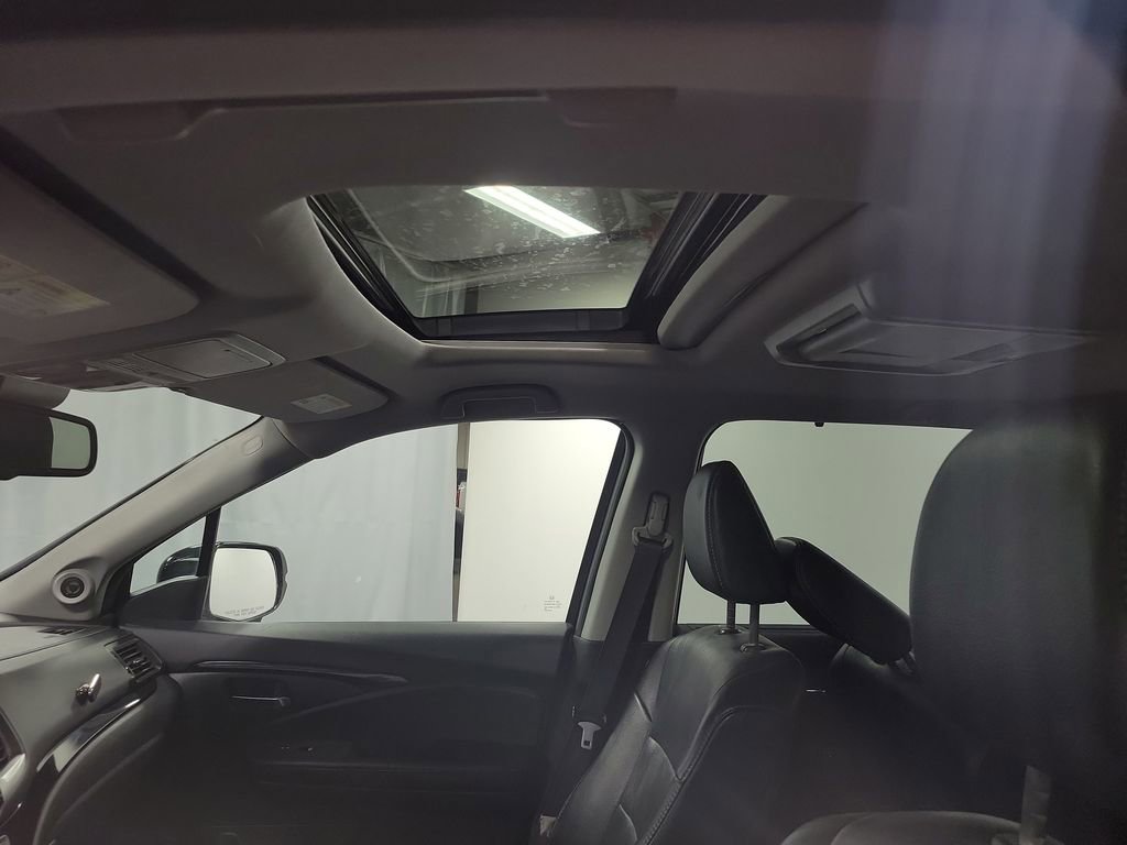 Used 2017 Honda Pilot Touring image 13