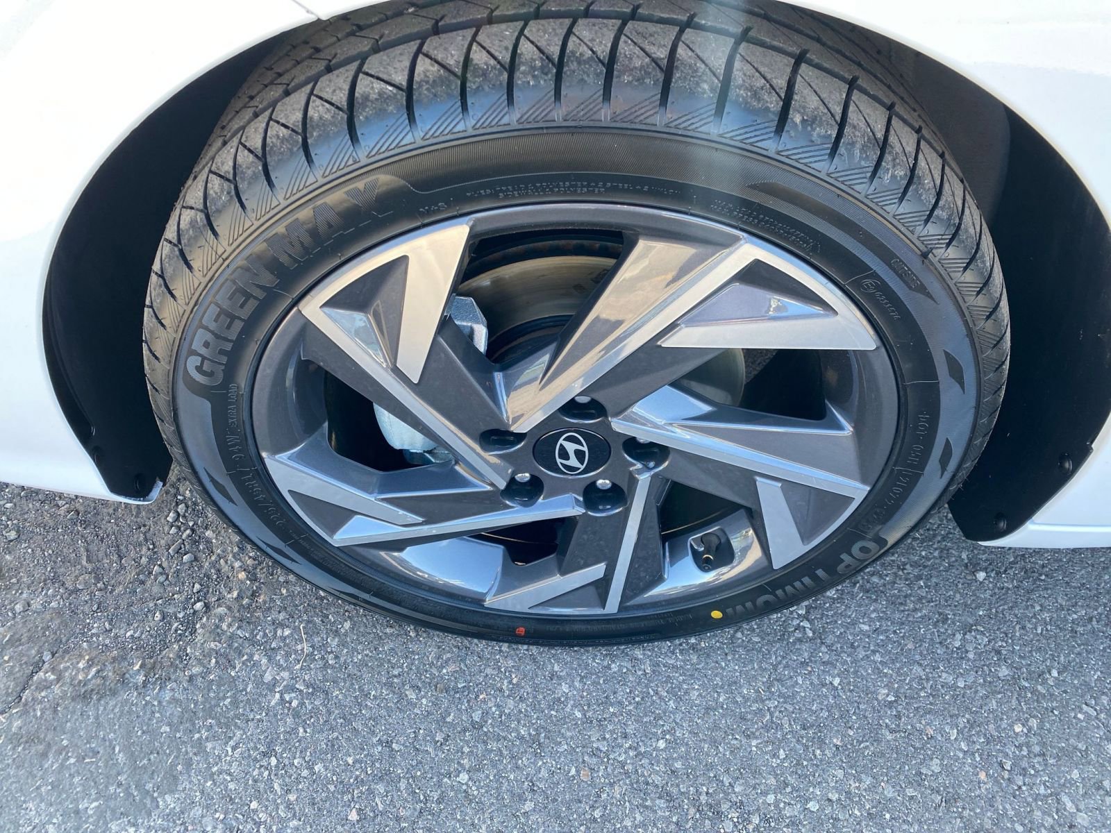 Used 2025 Hyundai Elantra Limited FWD image 33