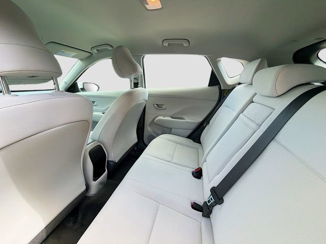 Used 2024 Hyundai Kona SE image 23