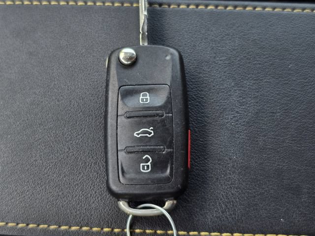 Used 2017 Volkswagen Beetle 1.8T Dune FWD image 35