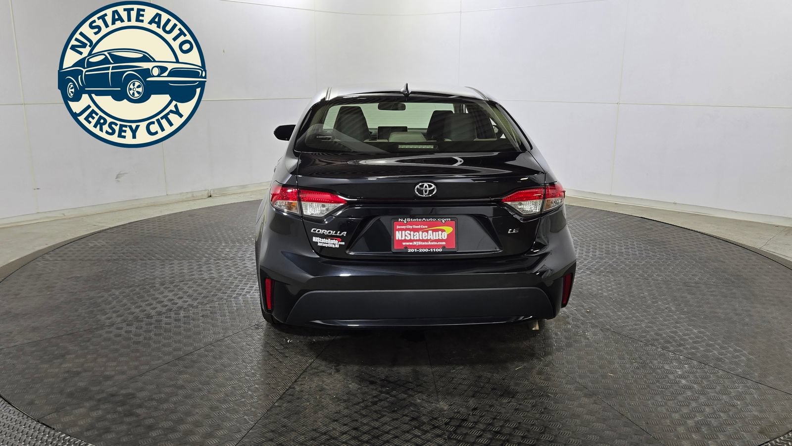Used 2021 Toyota Corolla LE w/ LE Convenience Package FWD image 6