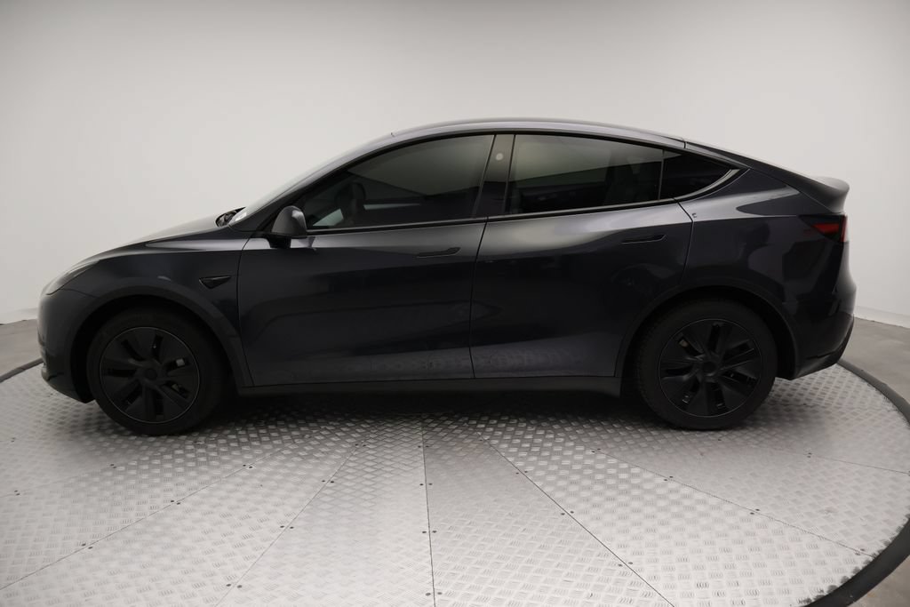 Used 2025 Tesla Model Y Long Range RWD image 12
