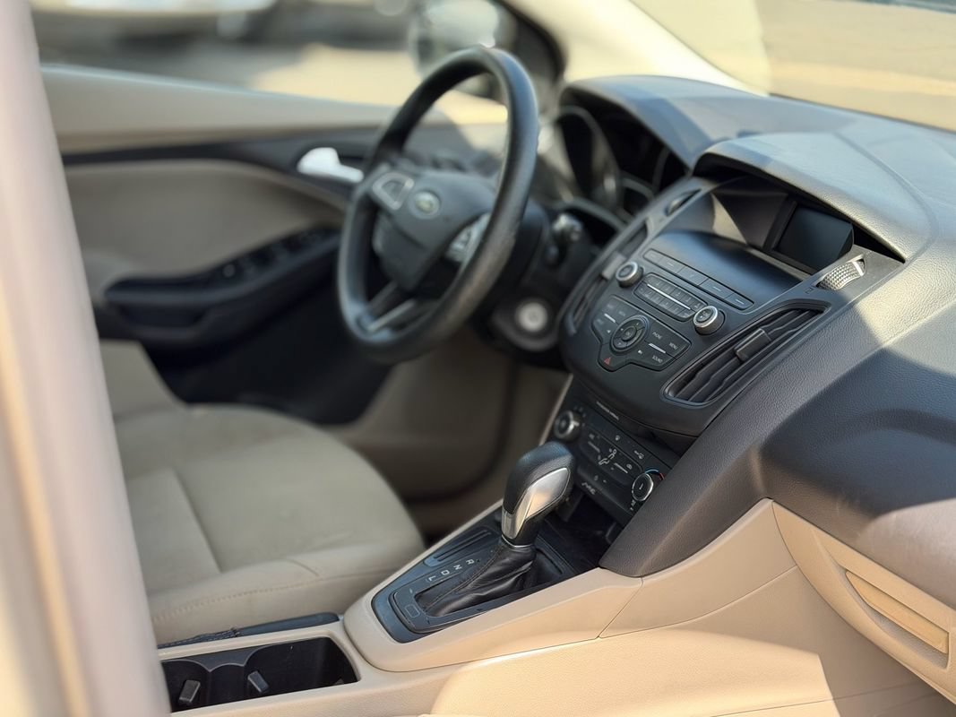 Used 2018 Ford Focus SE FWD image 24