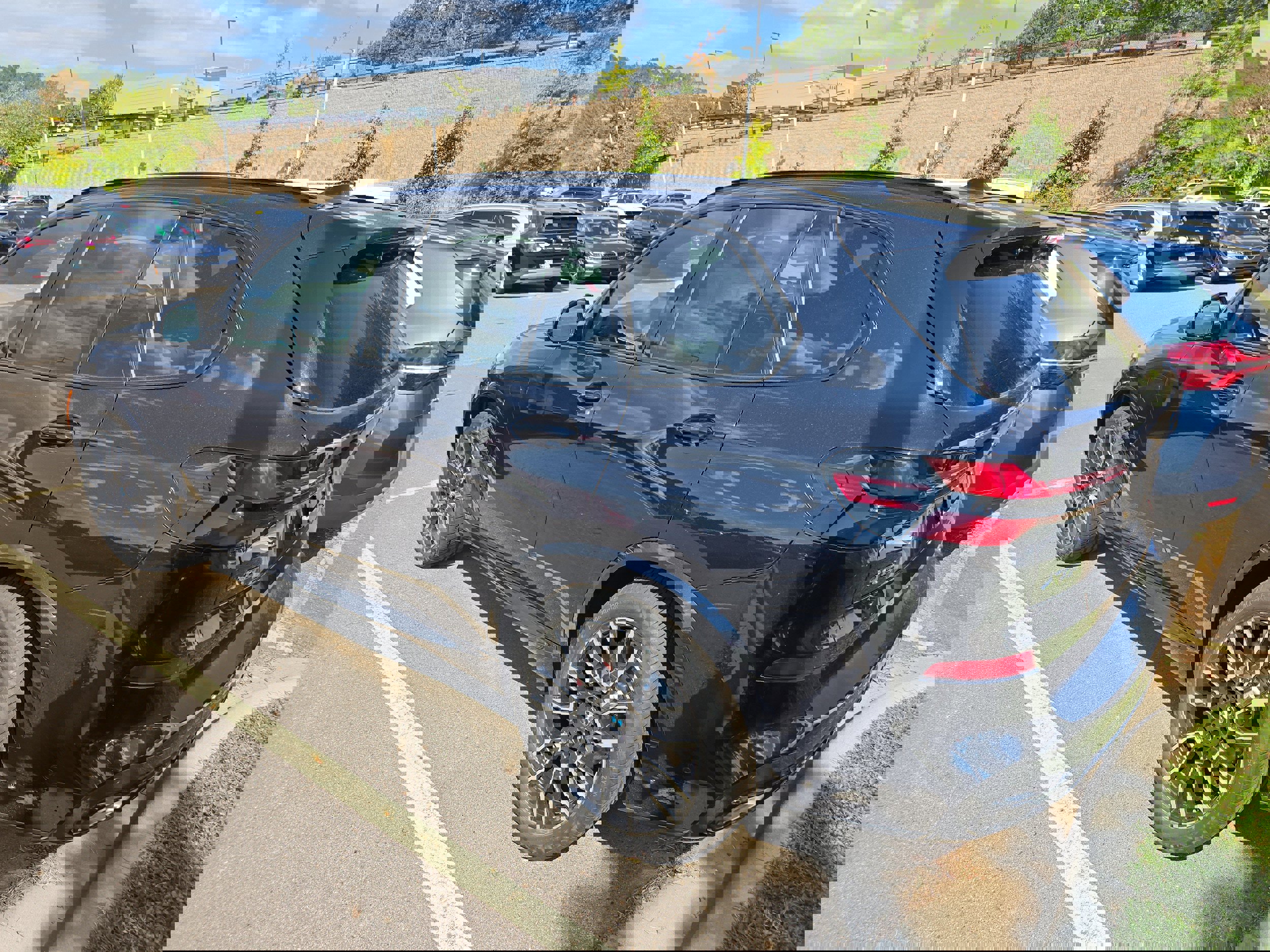New 2026 BMW X5 xDrive50e w/ Executive Package image 3