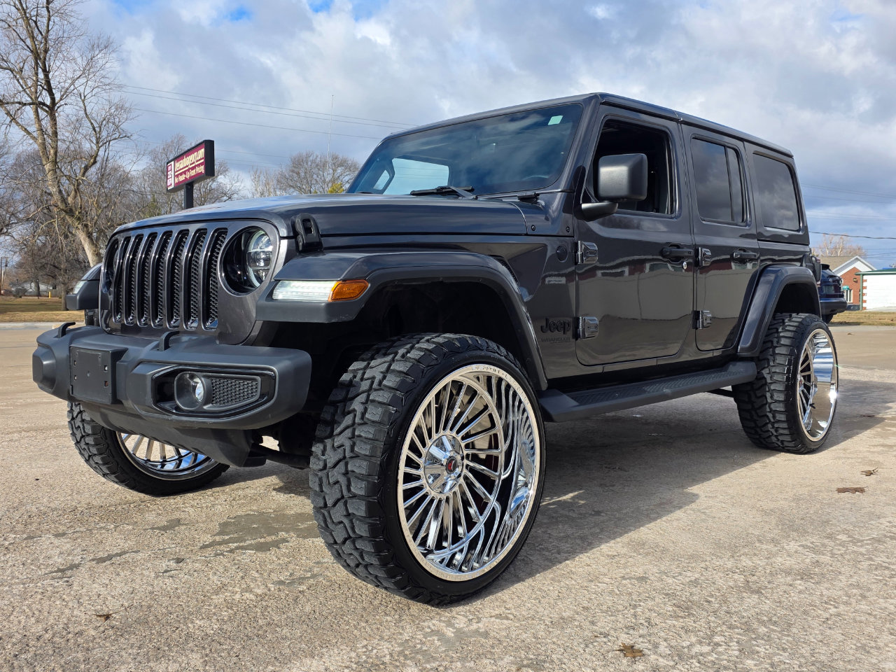 Used 2021 Jeep Wrangler Unlimited Sahara image 2