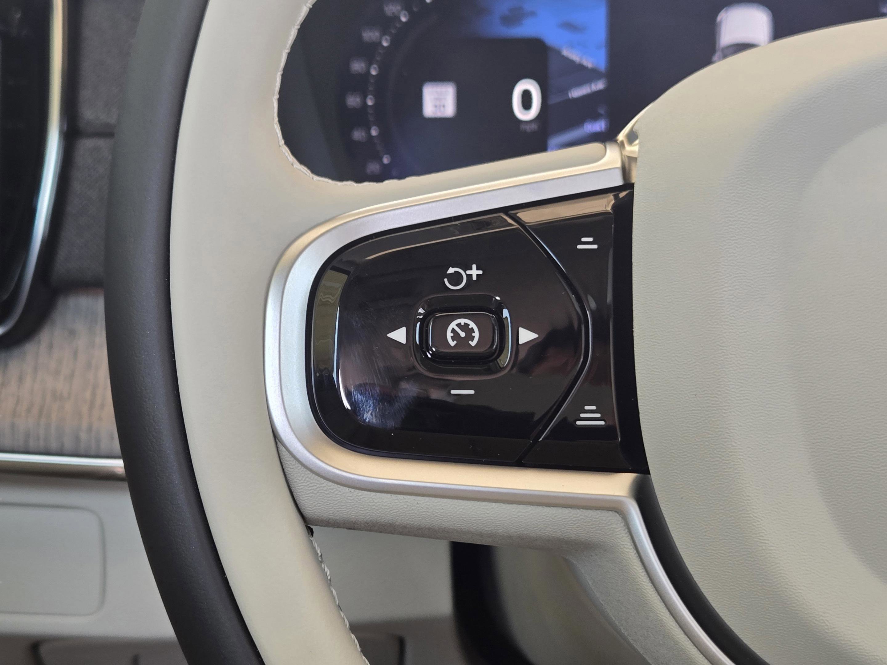 New 2026 Volvo XC90 B5 Ultra w/ Protection Package Premier image 30