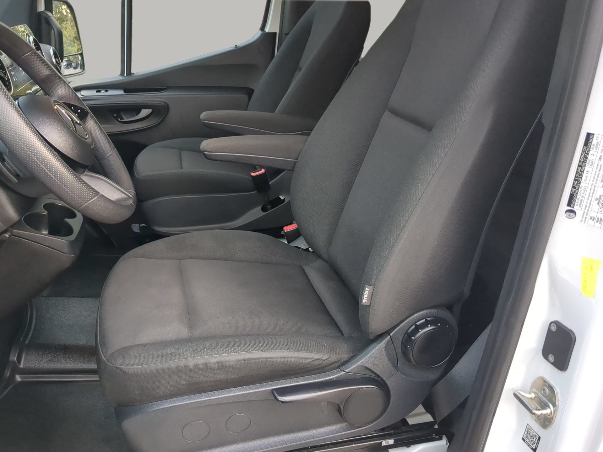 Used 2025 Mercedes-Benz Sprinter 2500 image 57