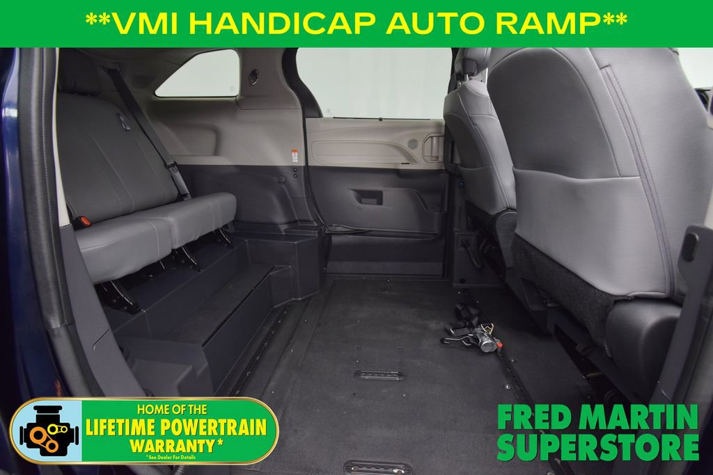 Used 2022 Toyota Sienna XLE image 20