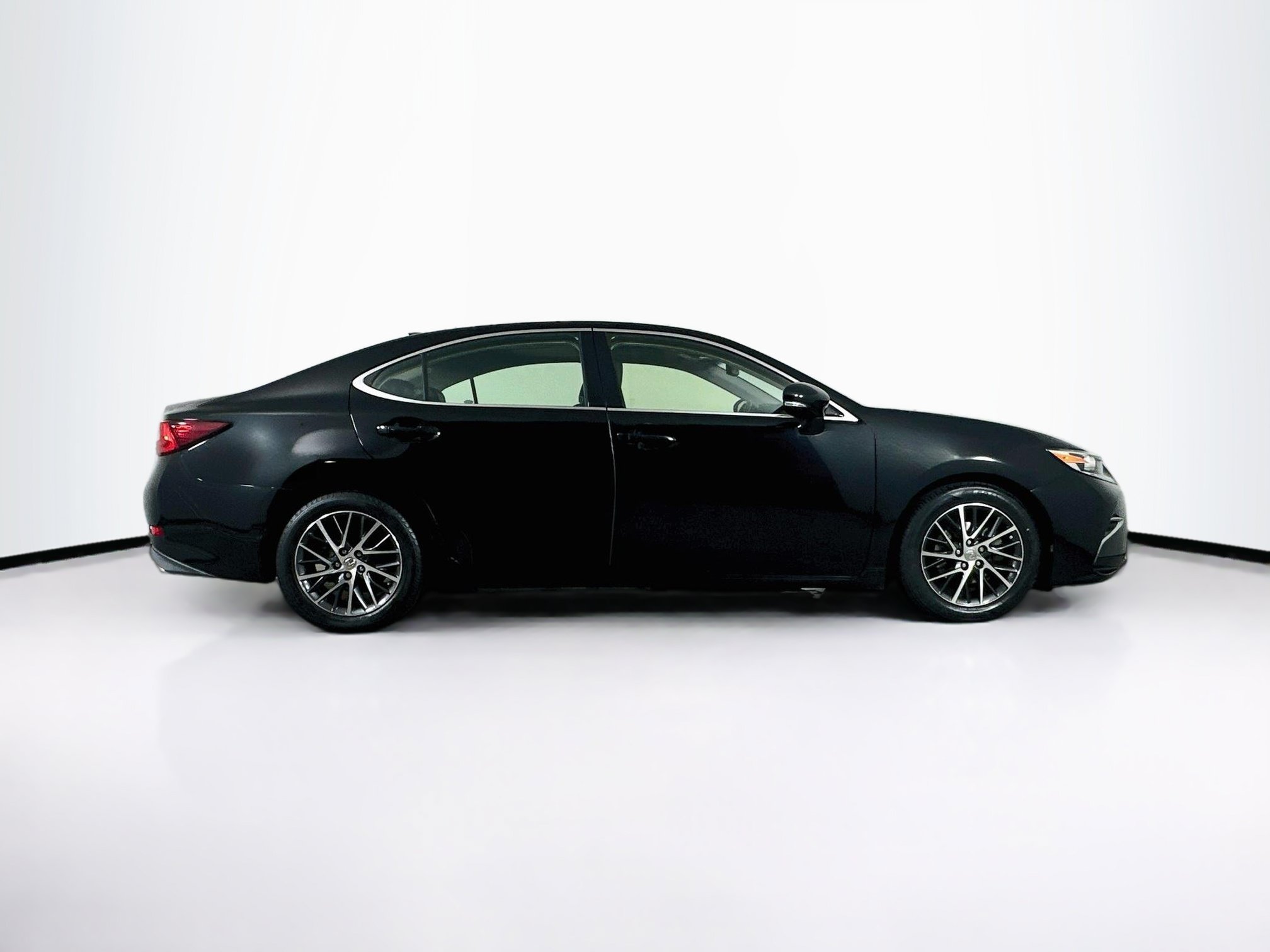 Used 2016 Lexus ES 350 w/ Luxury Package w/Wood Trim FWD image 10