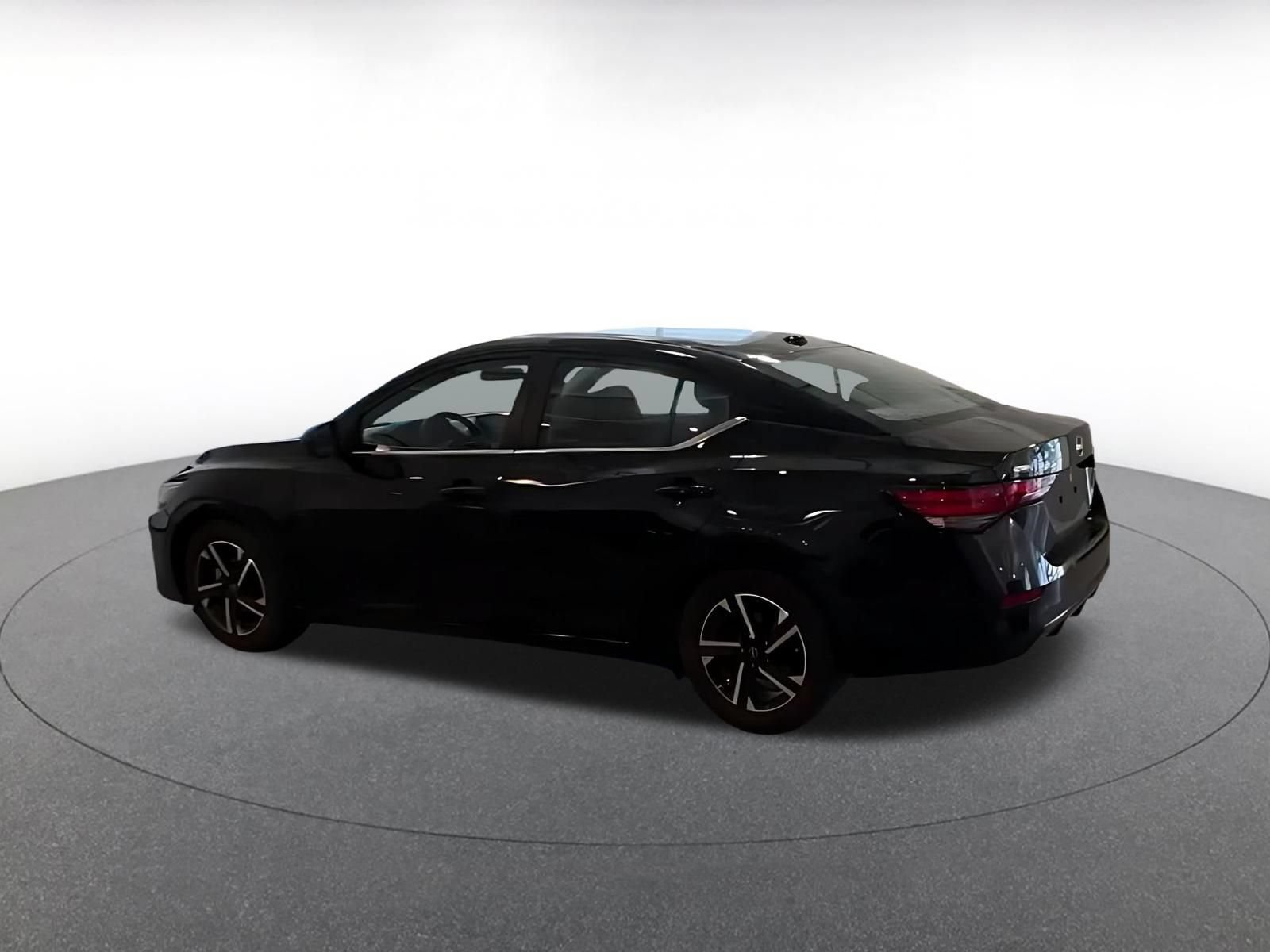Used 2025 Nissan Sentra SV FWD image 6