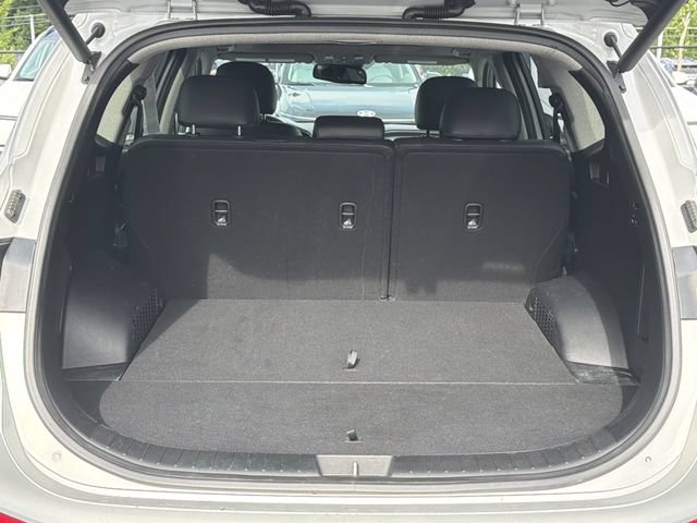Used 2019 Hyundai Santa Fe FWD image 18