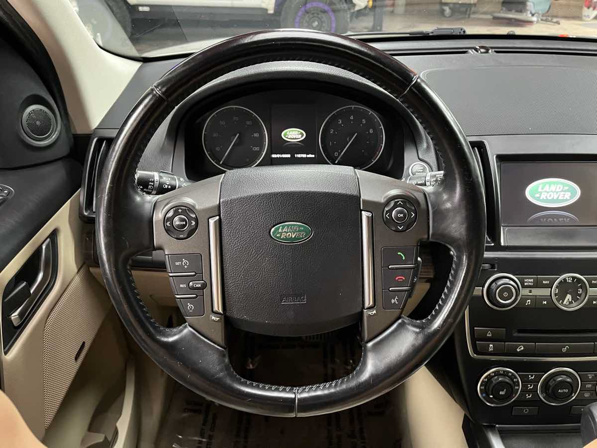 Used 2013 Land Rover LR2 AWD/4WD image 12