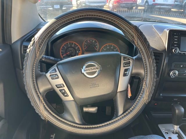 Used 2015 Nissan Titan S AWD/4WD image 32
