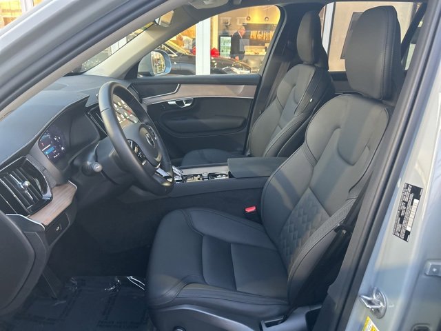 Certified 2025 Volvo XC90 B6 Plus image 17