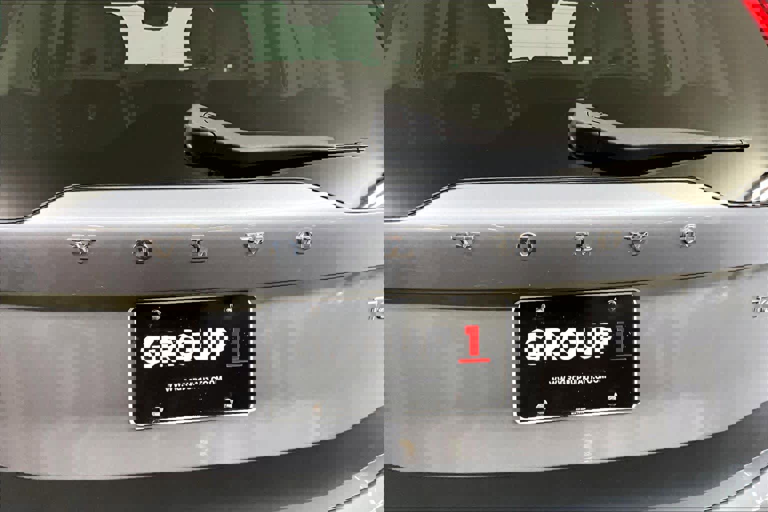 Used 2017 Volvo XC90 T6 Momentum w/ Vision Package image 30