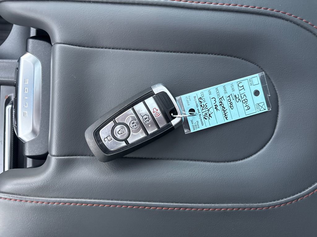 Used 2025 Ford Expedition Max Active image 47