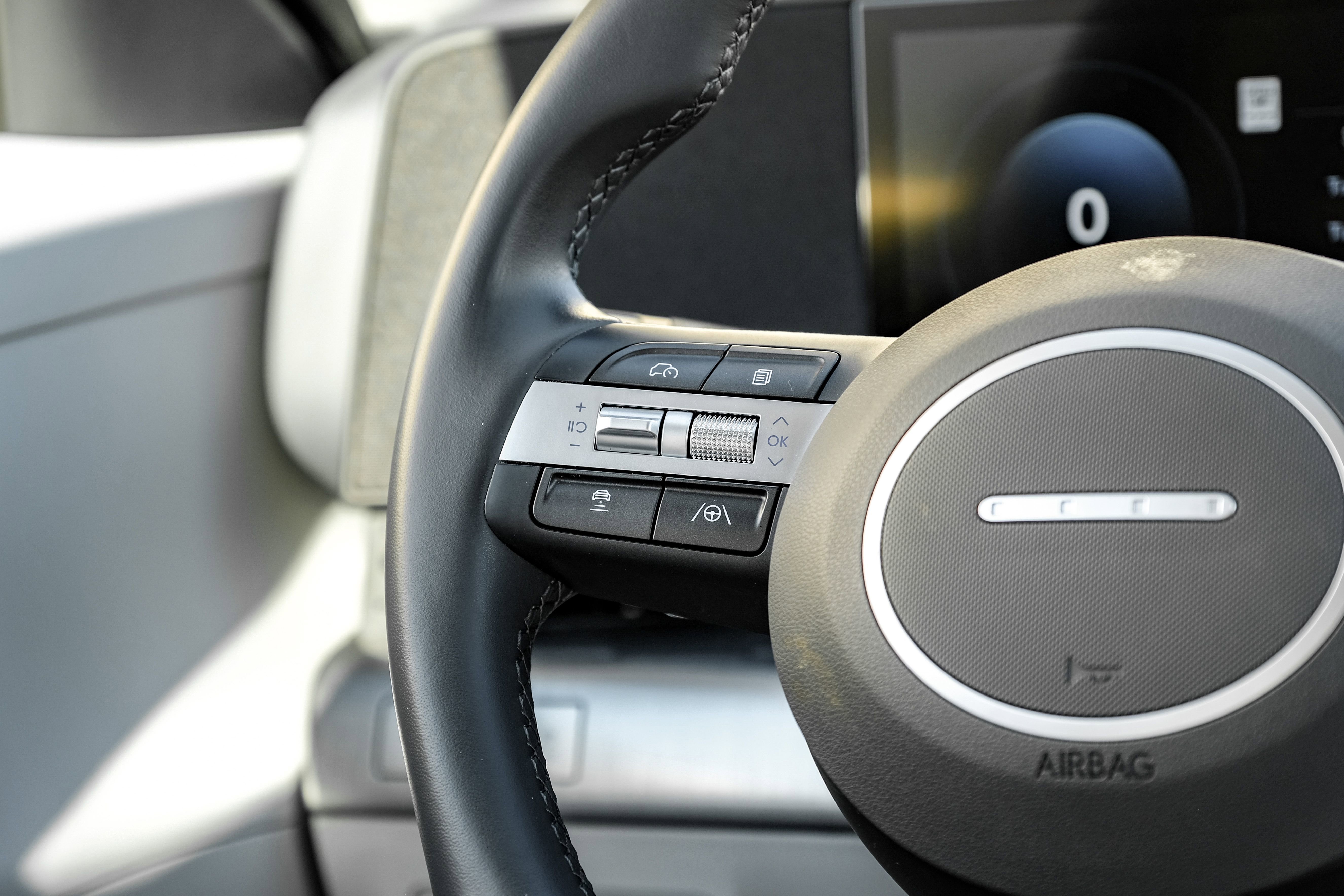 Used 2025 Hyundai Kona SEL FWD image 14