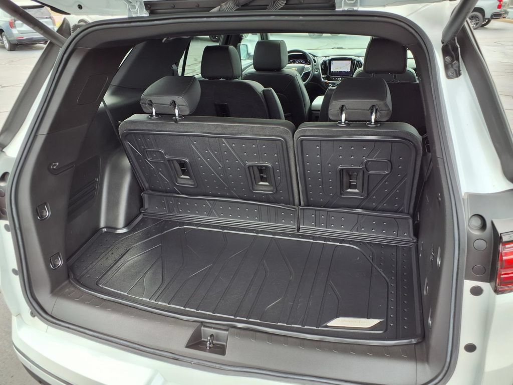 Used 2023 Chevrolet Traverse High Country w/ LPO, Floor Liner Package FWD image 32