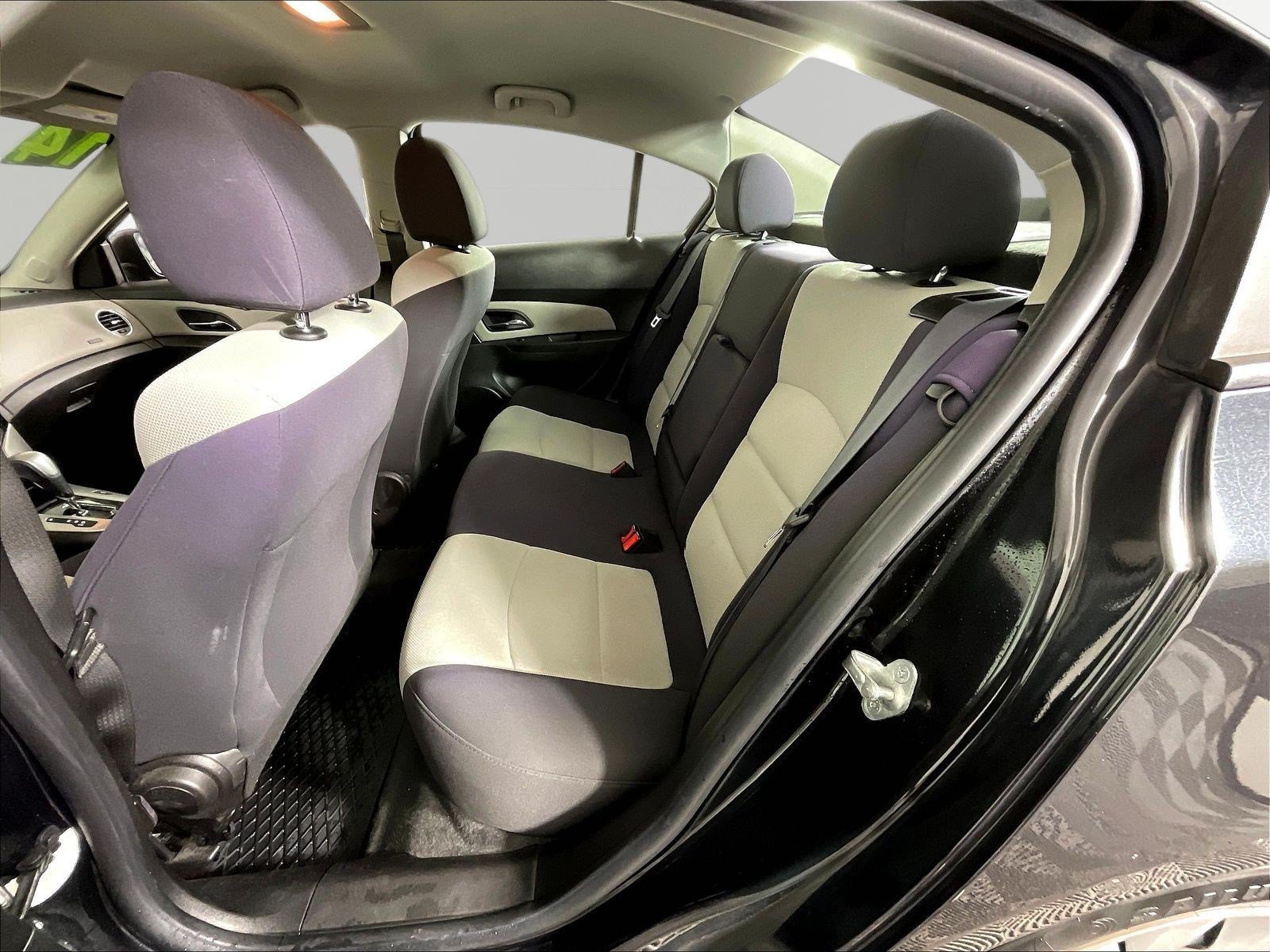 Used 2014 Chevrolet Cruze LS FWD image 21