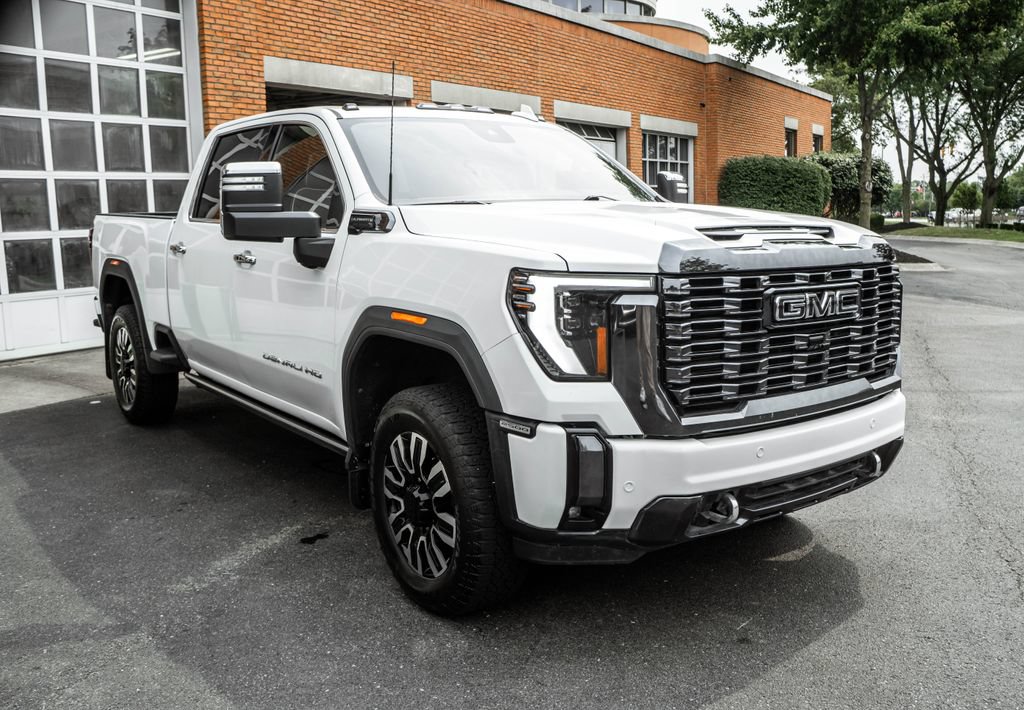 Used 2024 GMC Sierra 2500 Denali Ultimate AWD/4WD image 6