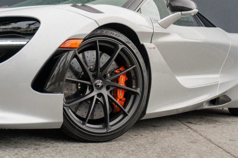 Used 2024 McLaren 750S Spider image 26