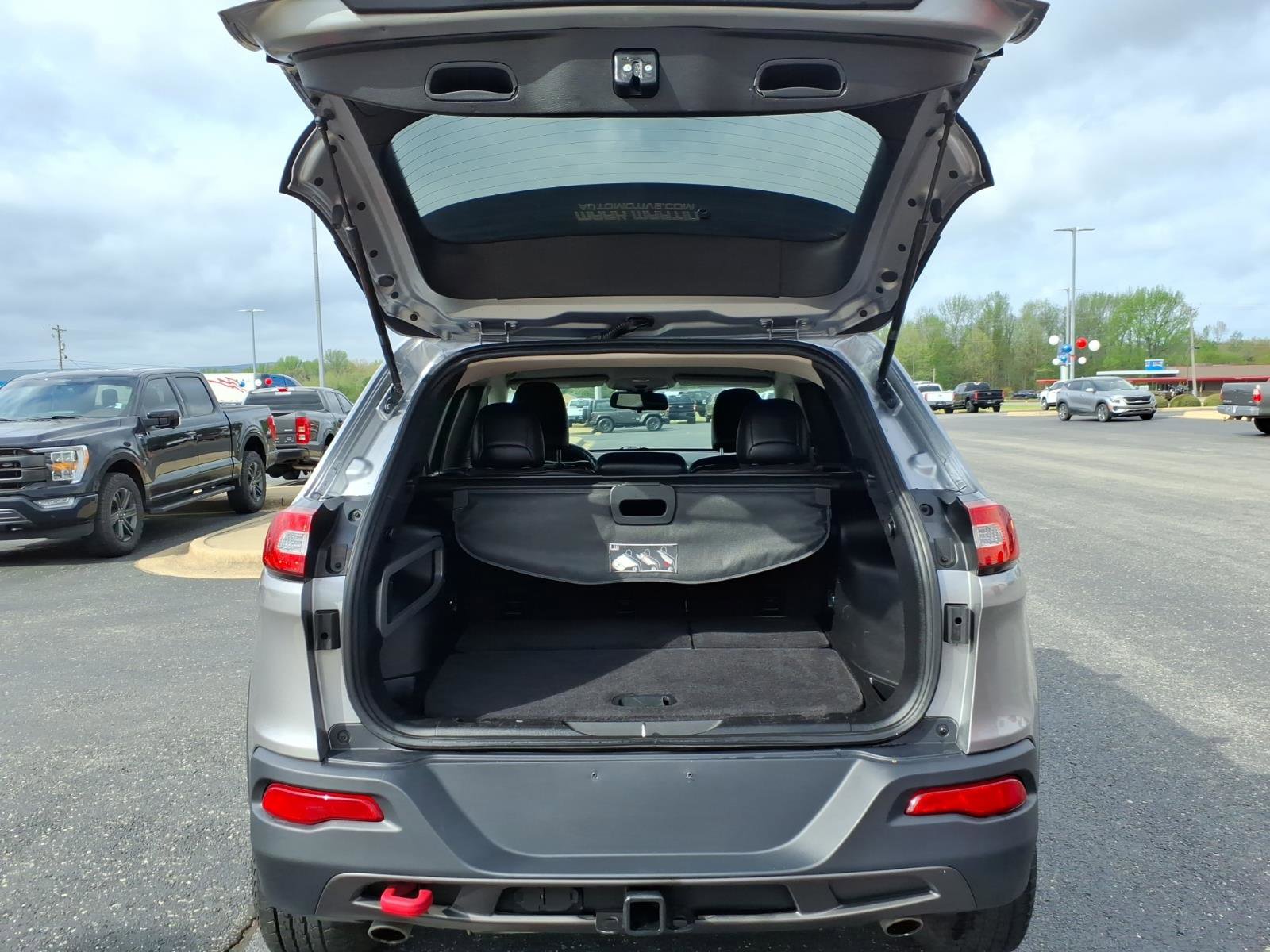 Used 2014 Jeep Cherokee Trailhawk image 6