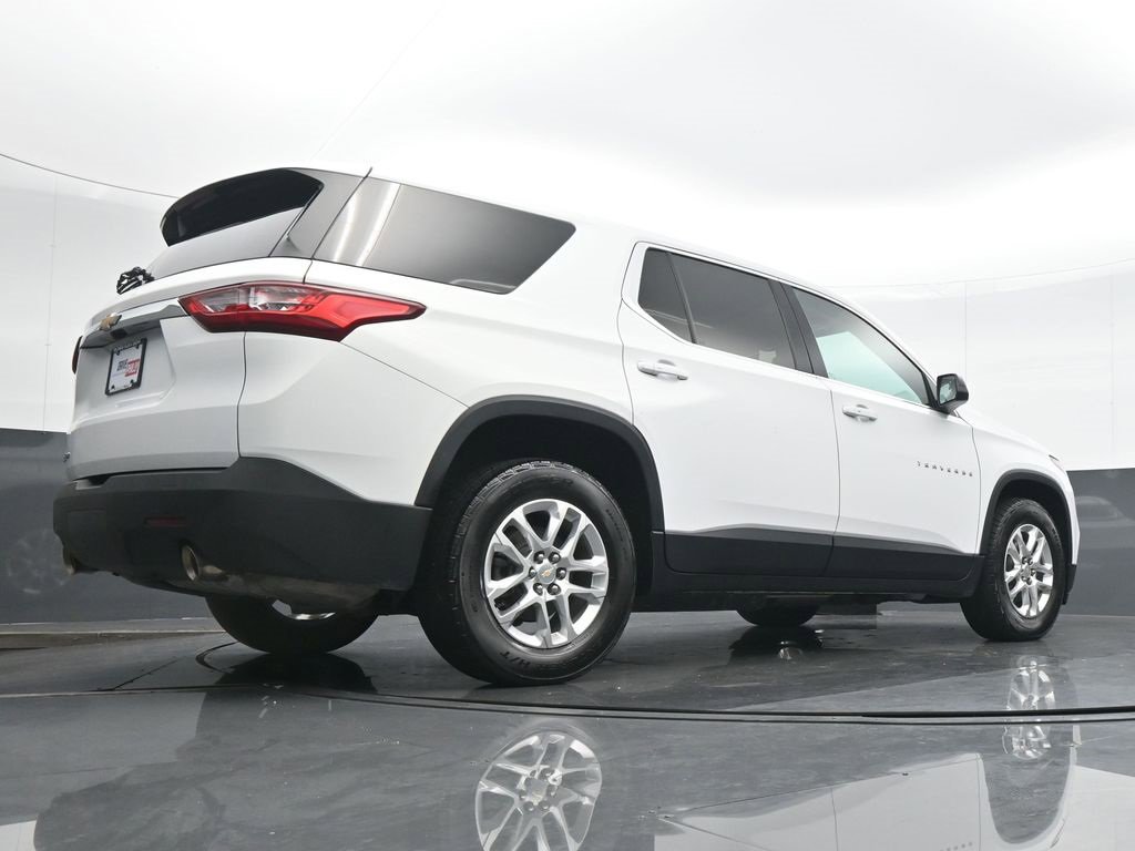 Used 2021 Chevrolet Traverse LS image 21