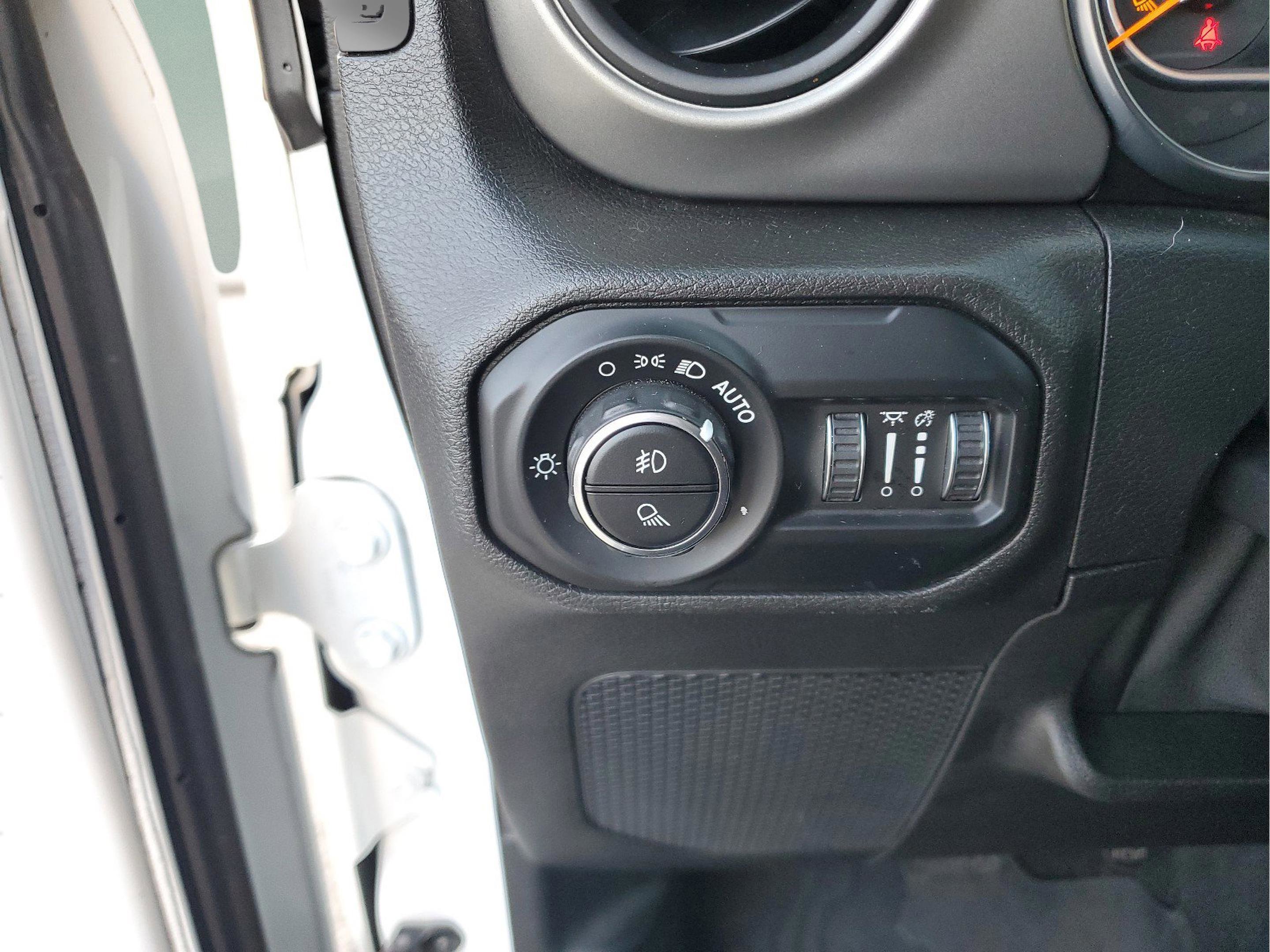 Used 2021 Jeep Gladiator Sport image 31