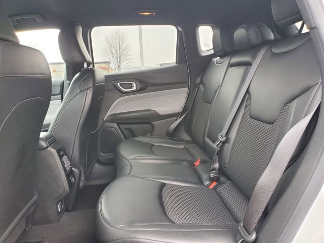 Used 2025 Jeep Compass Latitude AWD/4WD image 25