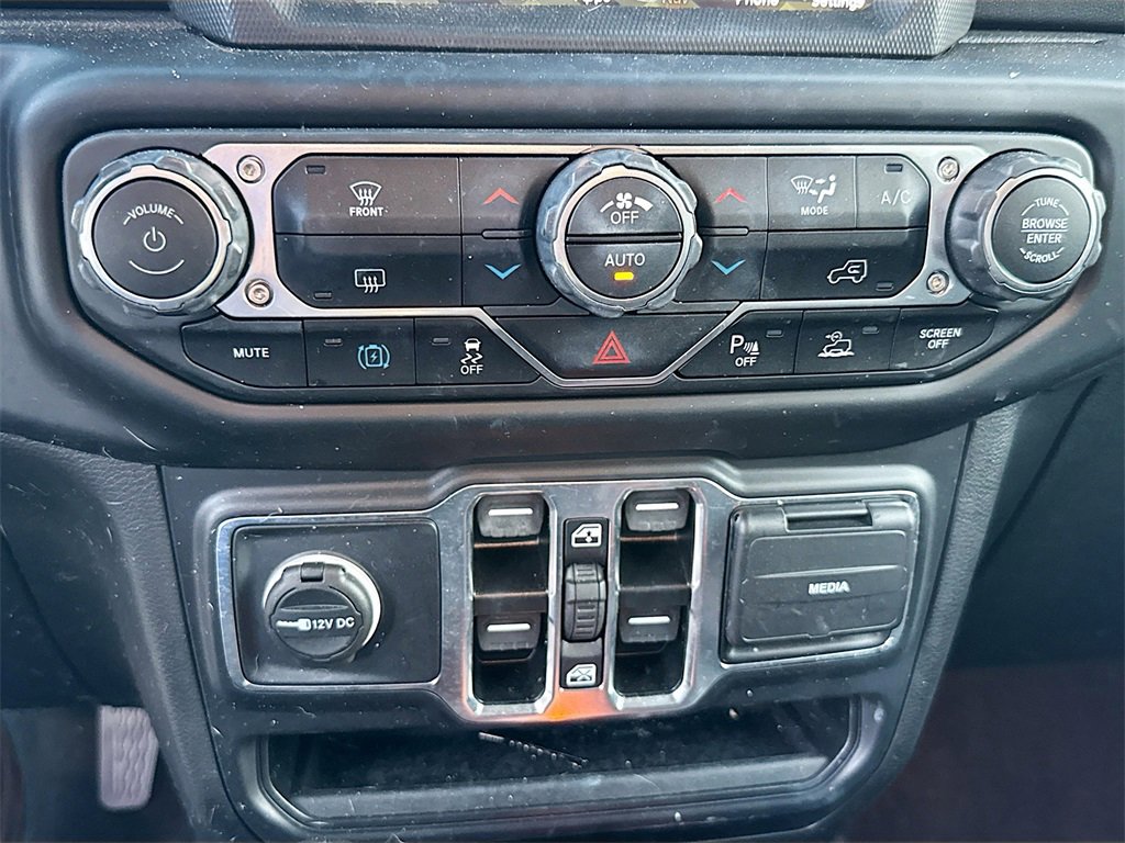 Used 2022 Jeep Wrangler Unlimited Sahara w/ Safety Group image 17